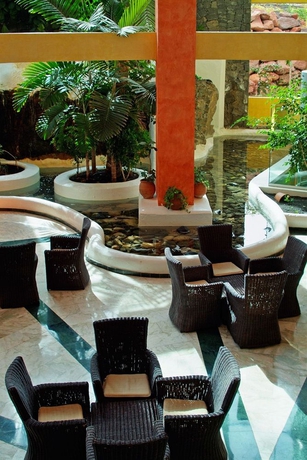 Imagen de los interiores del Hotel Sandos Papagayo. Foto 8
