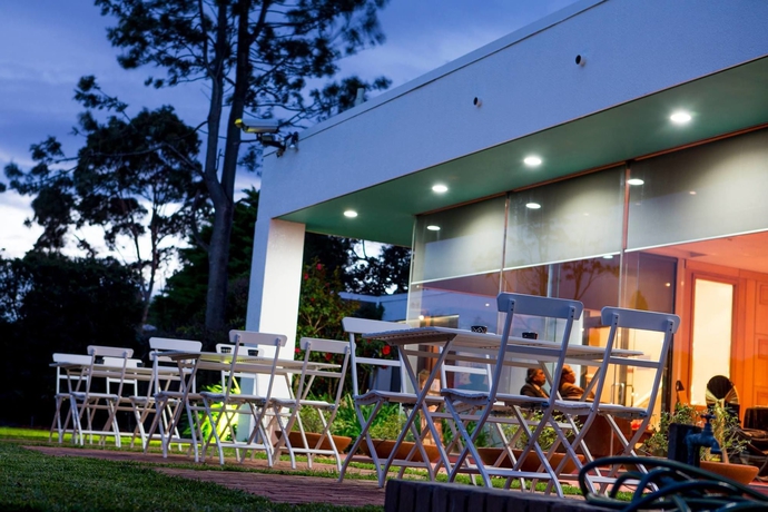 Imagen de los exteriores del Hotel Sandown Regency. Foto 11