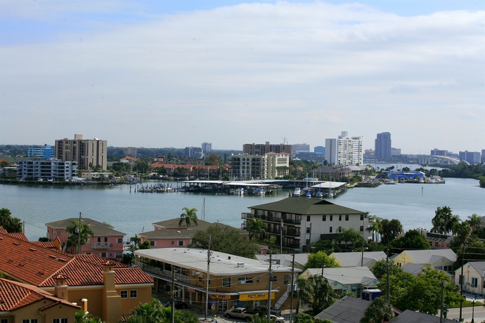 Imagen de la habitación del Hotel Sandpearl Resort. Foto 9