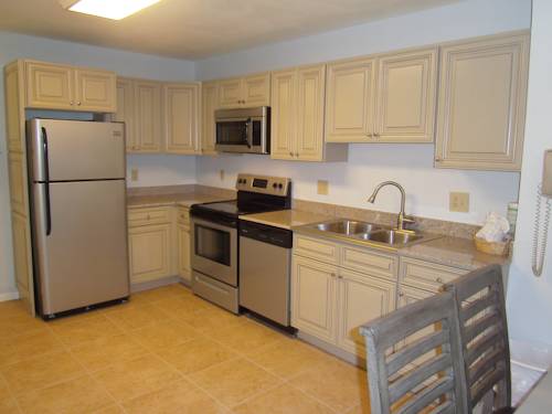 Imagen de la habitación del Hotel Sandpebble Beach Club Surfside Beach A Ramada By Wyndham. Foto 11