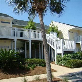 Imagen de los exteriores del Hotel Sandpiper Cove Studios By Holiday Isle. Foto 4