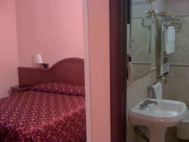 Imagen de la habitación del Hotel Sandra, Castro Pretorio. Foto 4