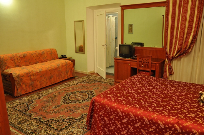 Imagen de la habitación del Hotel Sandra, Castro Pretorio. Foto 6