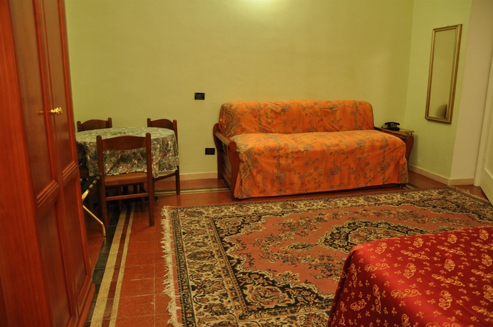 Imagen de los interiores del Hotel Sandra, Castro Pretorio. Foto 10