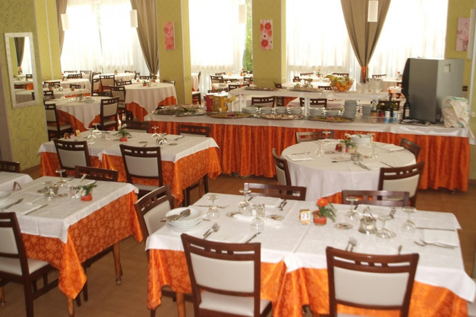 Imagen del bar/restaurante del Hotel Sandra, Rimini. Foto 2