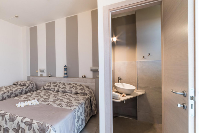 Imagen de la habitación del Hotel Sandra, Rimini. Foto 6