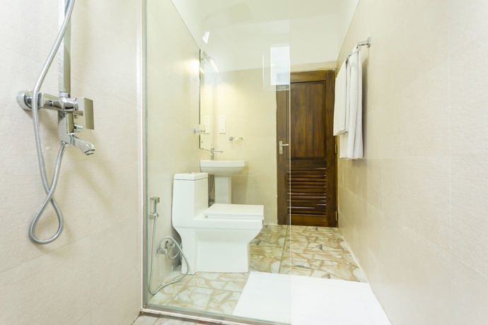 Imagen de la habitación del Hotel Sandriana Lake View. Foto 11