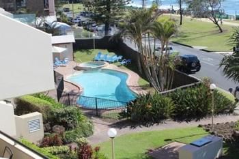 Imagen de la piscina del Hotel Sandrift Beachfront Apartments. Foto 9
