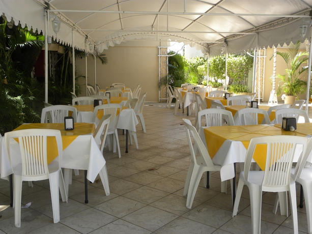 Imagen del bar/restaurante del Hotel Sands Acapulco and Bungalows. Foto 3