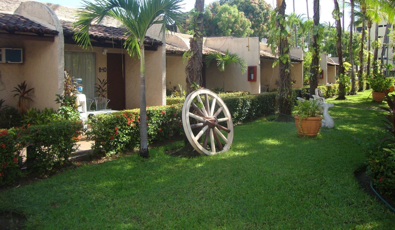 Imagen de los exteriores del Hotel Sands Acapulco and Bungalows. Foto 9