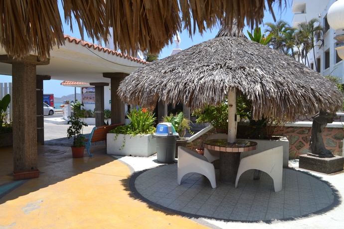 Imagen de la piscina del Hotel Sands Arenas. Foto 9