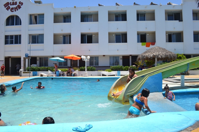 Imagen de la piscina del Hotel Sands Arenas. Foto 15