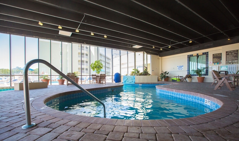 Imagen de la piscina del Hotel Sands Beach Club. Foto 19