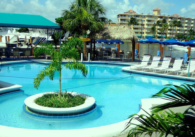 Imagen del bar/restaurante del Hotel Sands Harbor Resort and Marina. Foto 4