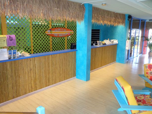 Imagen de los exteriores del Hotel Sands Harbor Resort and Marina. Foto 11