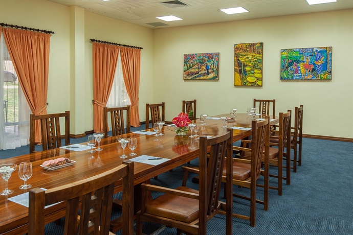 Imagen de los interiores del Hotel Sands Suites Resort and Spa. Foto 12