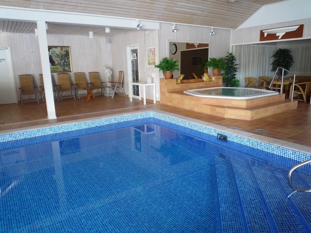 Imagen de la piscina del Hotel Sandvik G&aring;rd. Foto 11