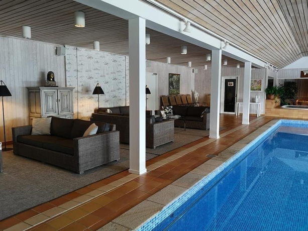 Imagen de la piscina del Hotel Sandvik G&aring;rd. Foto 12