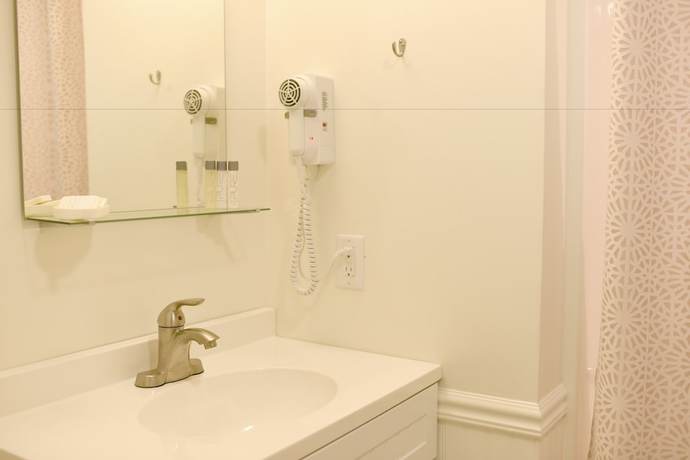 Imagen de la habitación del Hotel Sandwich Inn and Suites. Foto 9