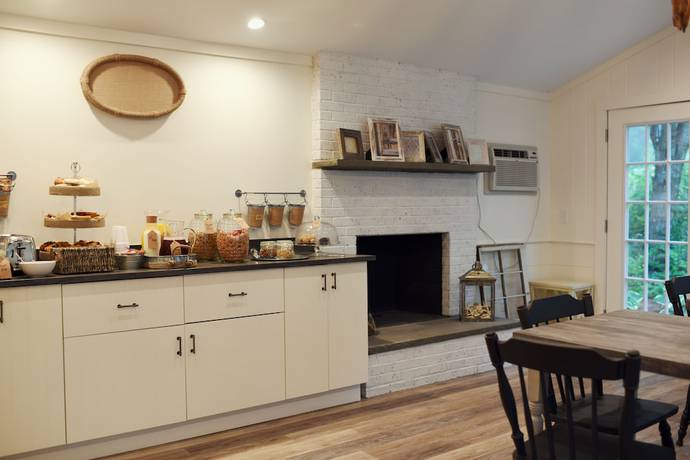 Imagen del bar/restaurante del Hotel Sandwich Inn and Suites. Foto 4