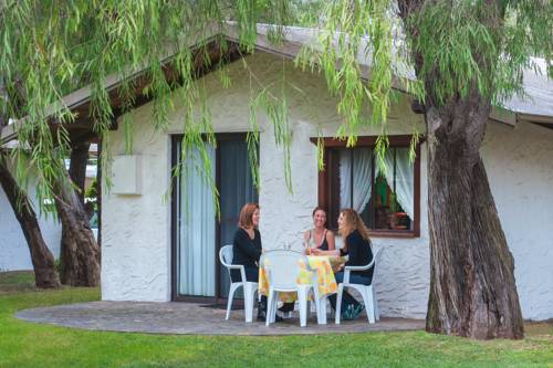 Imagen de la habitación del Hotel Sandy Bay Holiday Park. Foto 5