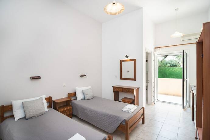Imagen general del Hotel Sandy Beach Annexe. Foto 7