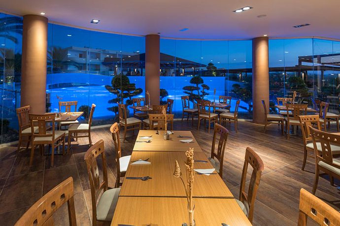 Imagen del bar/restaurante del Hotel Sandy Beach, Cos. Foto 3
