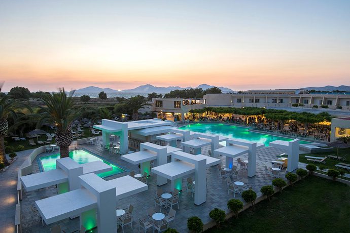 Imagen de los exteriores del Hotel Sandy Beach, Cos. Foto 7