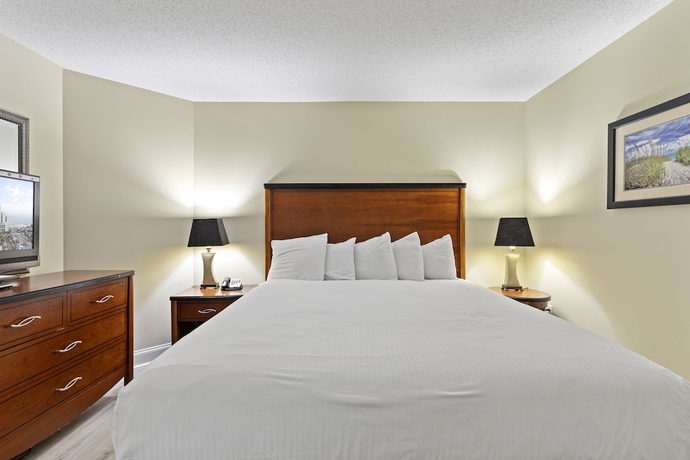 Imagen de la habitación del Hotel Sandy Beach Oceanfront Resort. Foto 4