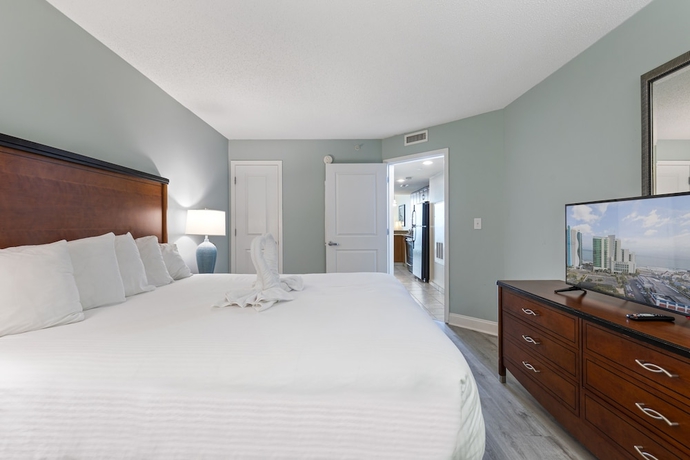 Imagen de la habitación del Hotel Sandy Beach Oceanfront Resort. Foto 7