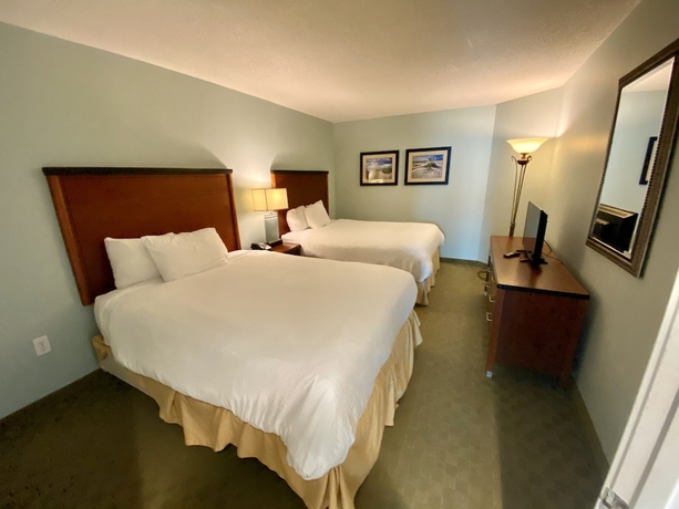 Imagen de la habitación del Hotel Sandy Beach Oceanfront Resort. Foto 14