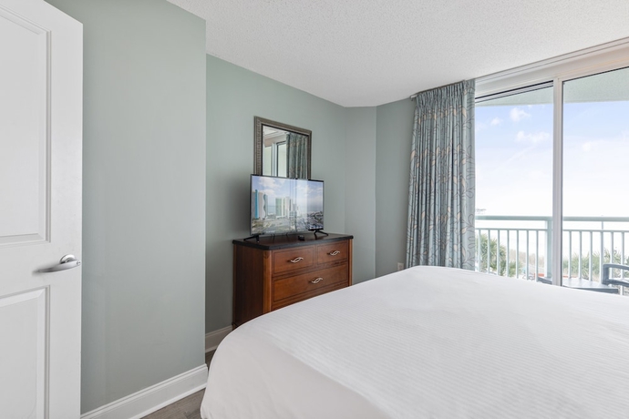 Imagen de la habitación del Hotel Sandy Beach Oceanfront Resort. Foto 16