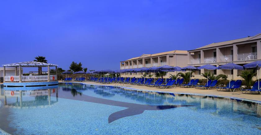Imagen general del Hotel Sandy Beach Resort, Aghios Georgios (Sur). Foto 3