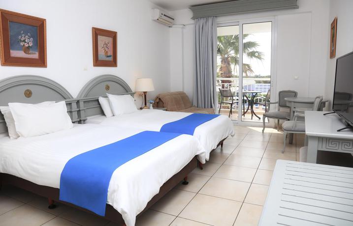 Imagen general del Hotel Sandy Beach Resort, Aghios Georgios (Sur). Foto 6