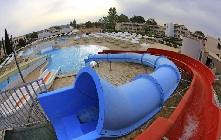 Imagen general del Hotel Sandy Beach Resort, Aghios Georgios (Sur). Foto 13