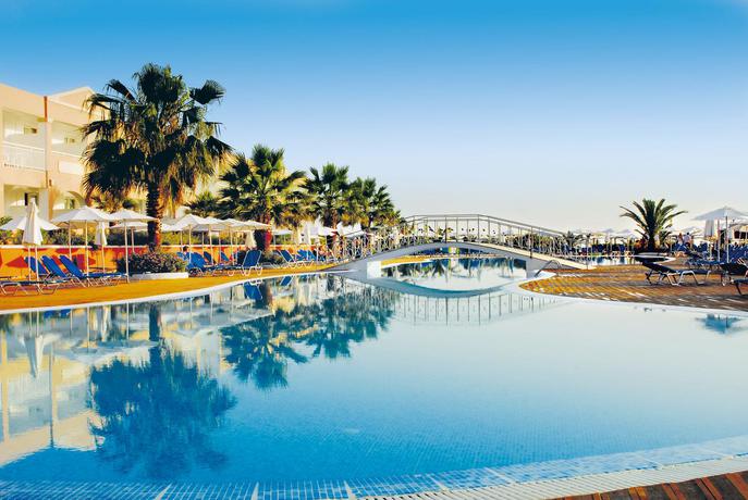 Imagen general del Hotel Sandy Beach Resort, Aghios Georgios (Sur). Foto 14