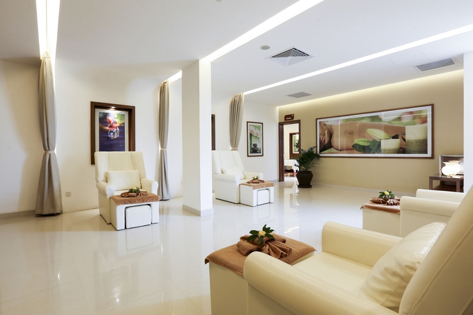 Imagen de la piscina del Hotel Sandy Beach Resort Da Nang. Foto 10