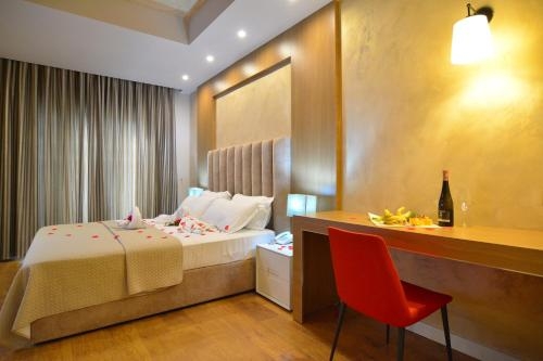 Imagen de la habitación del Hotel Sandy Beach Resort, Golem. Foto 8