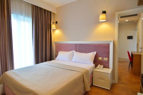 Imagen de la habitación del Hotel Sandy Beach Resort, Golem. Foto 10