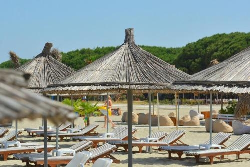 Imagen general del Hotel Sandy Beach Resort, Golem. Foto 5