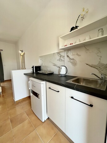 Imagen general del Hotel Sandy Beach Studios. Foto 6