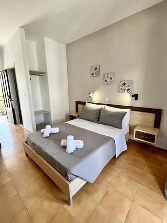 Imagen general del Hotel Sandy Beach Studios. Foto 11