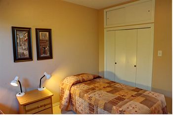 Imagen de la habitación del Hotel Sandy Beach Suites. Foto 3