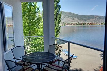 Imagen de la habitación del Hotel Sandy Beach Suites. Foto 5