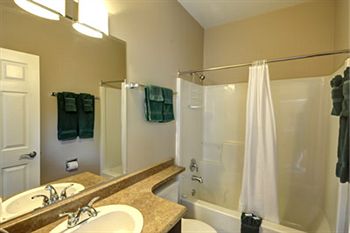 Imagen de la habitación del Hotel Sandy Beach Suites. Foto 7