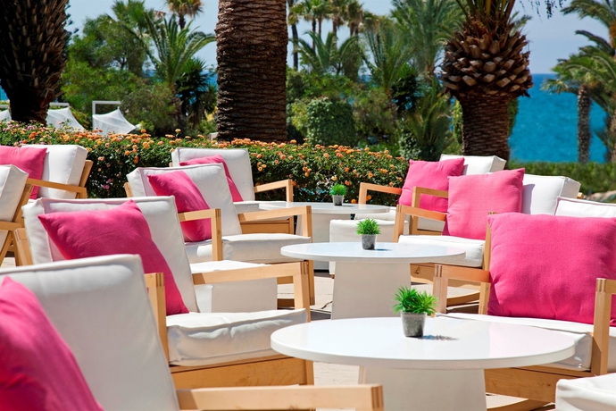 Imagen del bar/restaurante del Hotel Sandy Beach and Spa - Ex Sentido. Foto 8