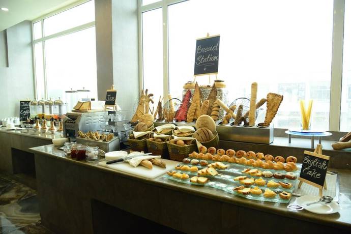 Imagen del bar/restaurante del Hotel Sandy Prime. Foto 3