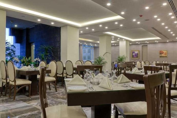 Imagen del bar/restaurante del Hotel Sandy Prime. Foto 4