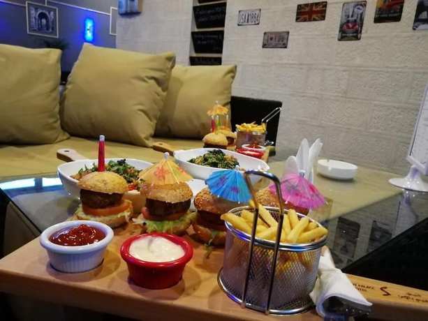 Imagen del bar/restaurante del Hotel Sandy Prime. Foto 6