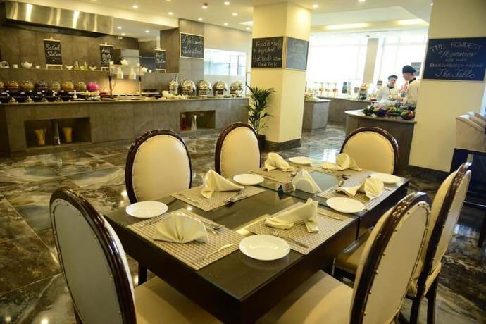 Imagen del bar/restaurante del Hotel Sandy Prime. Foto 7